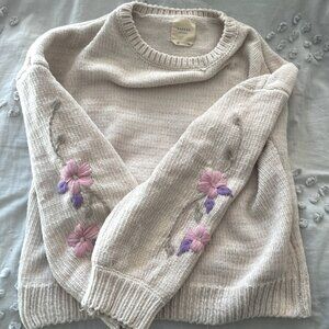 Harper Heritage size M cream sweater flower embroidery sleeves